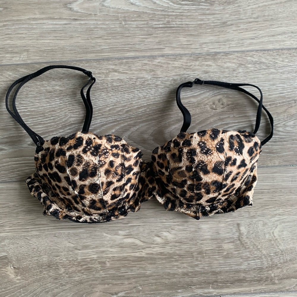 PINK Victoria secret leopard print bra